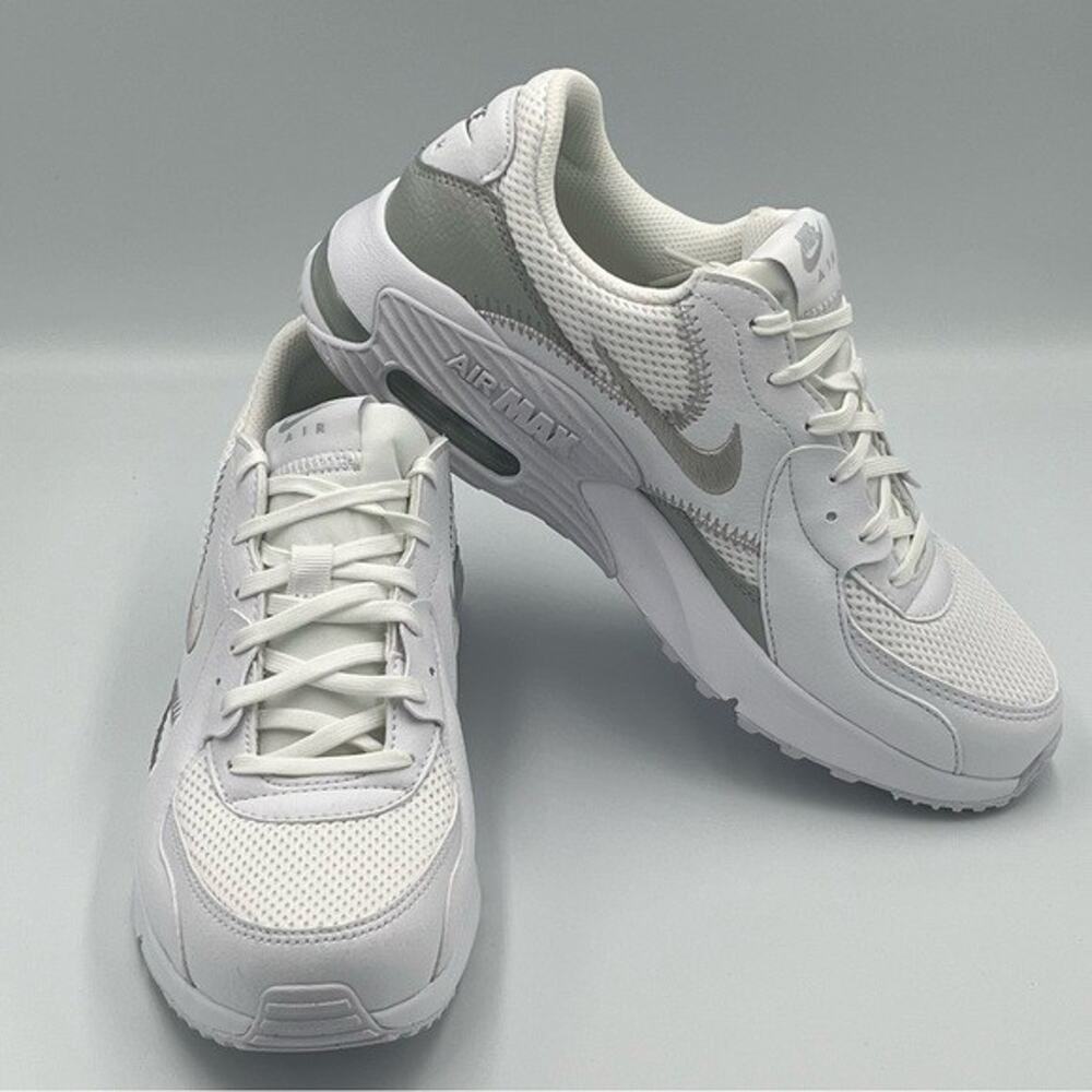 NEW NIKE AIR MAX EXCEE WHITE LEATHER GRAY TRIM LOGO SNEAKERS 9.5